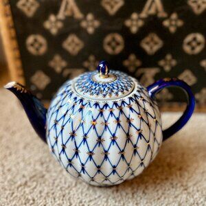 Lomonosov Imperial Russian Porcelain Teapot Cobalt Blue Net Tulip
